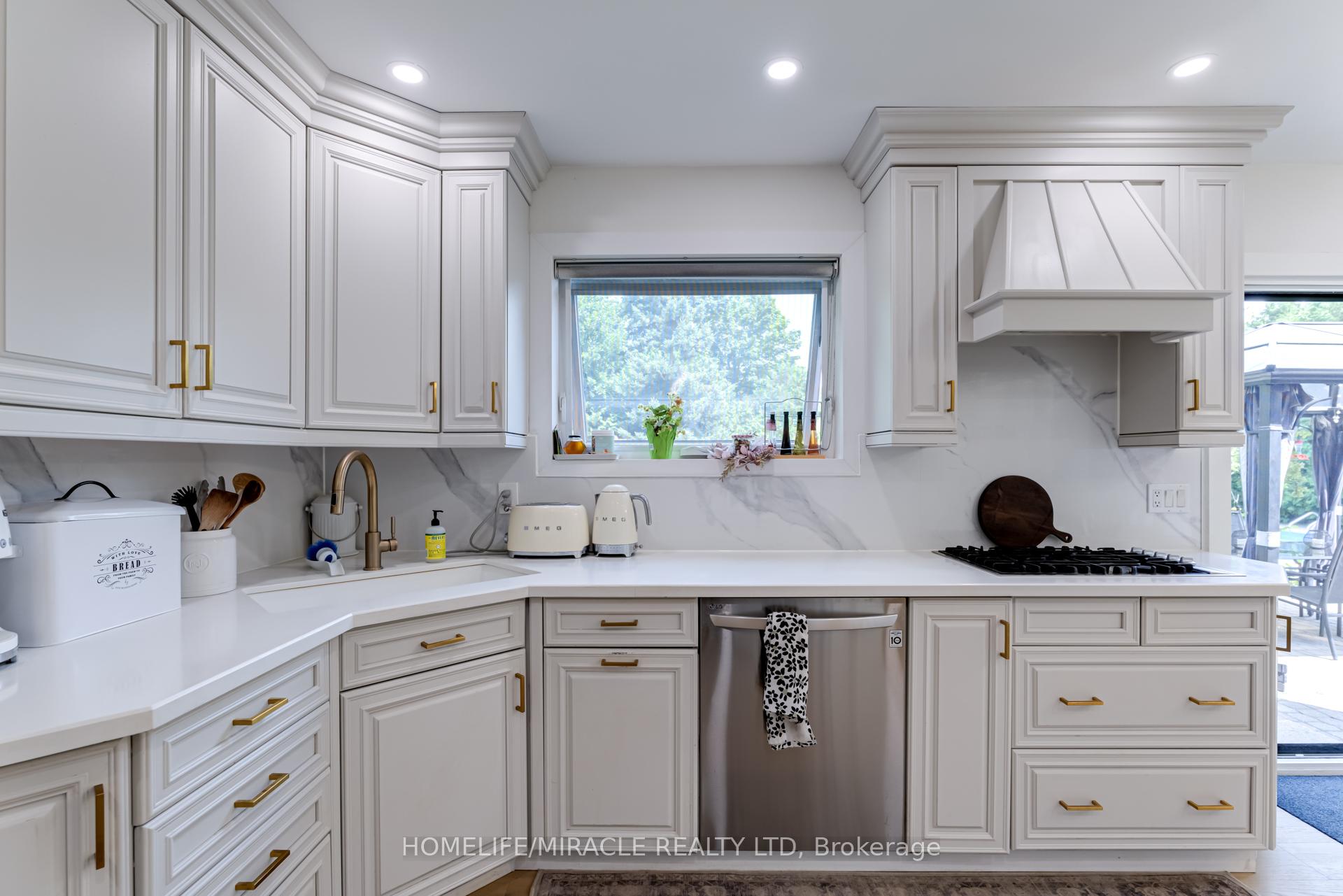 Photo 12 of 71 Nicholson Crescent, Springwater, Snow Valley — HOMEH