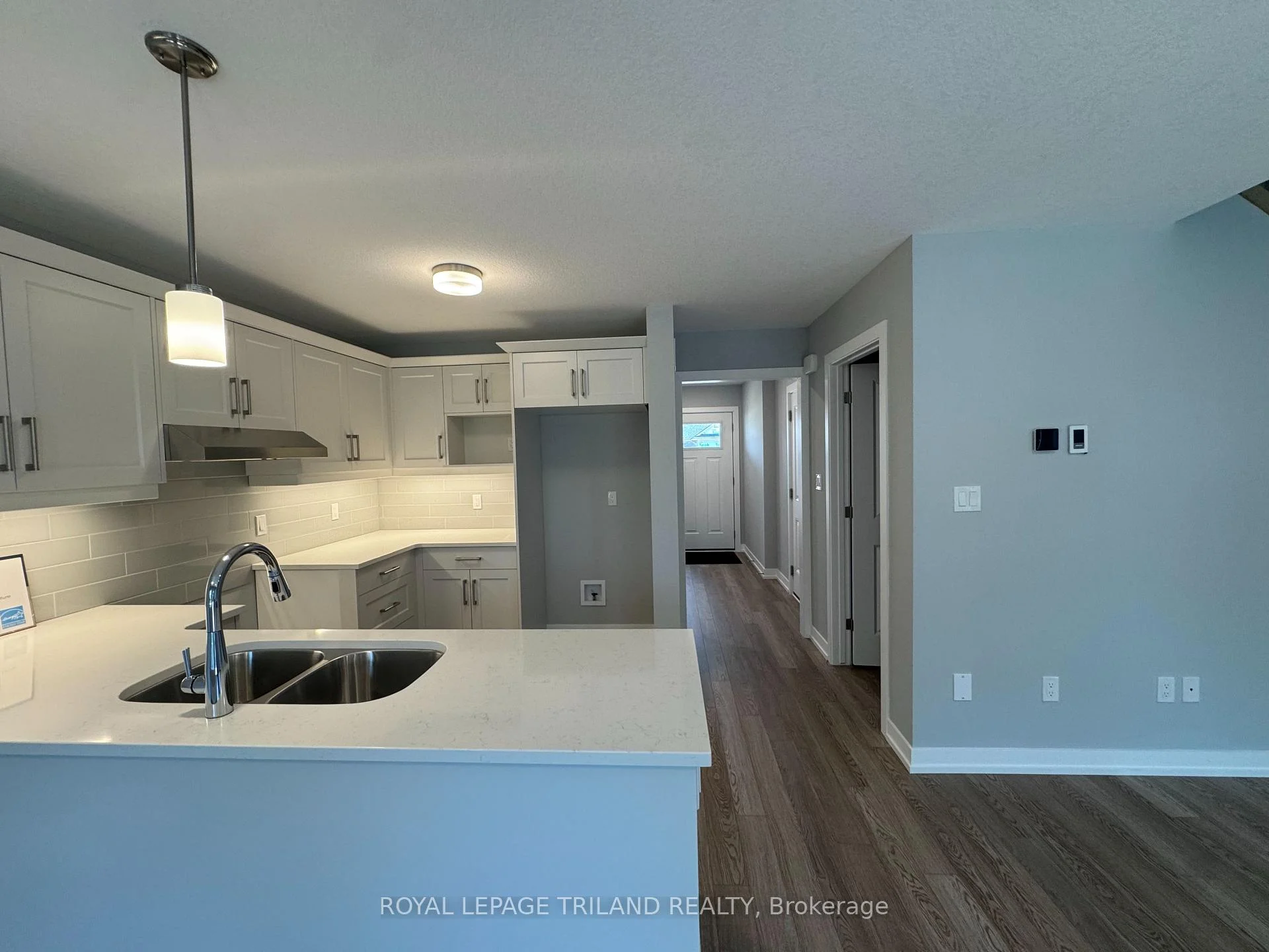 Photo 12 of 165 Styles Drive, St. Thomas — HOMEH