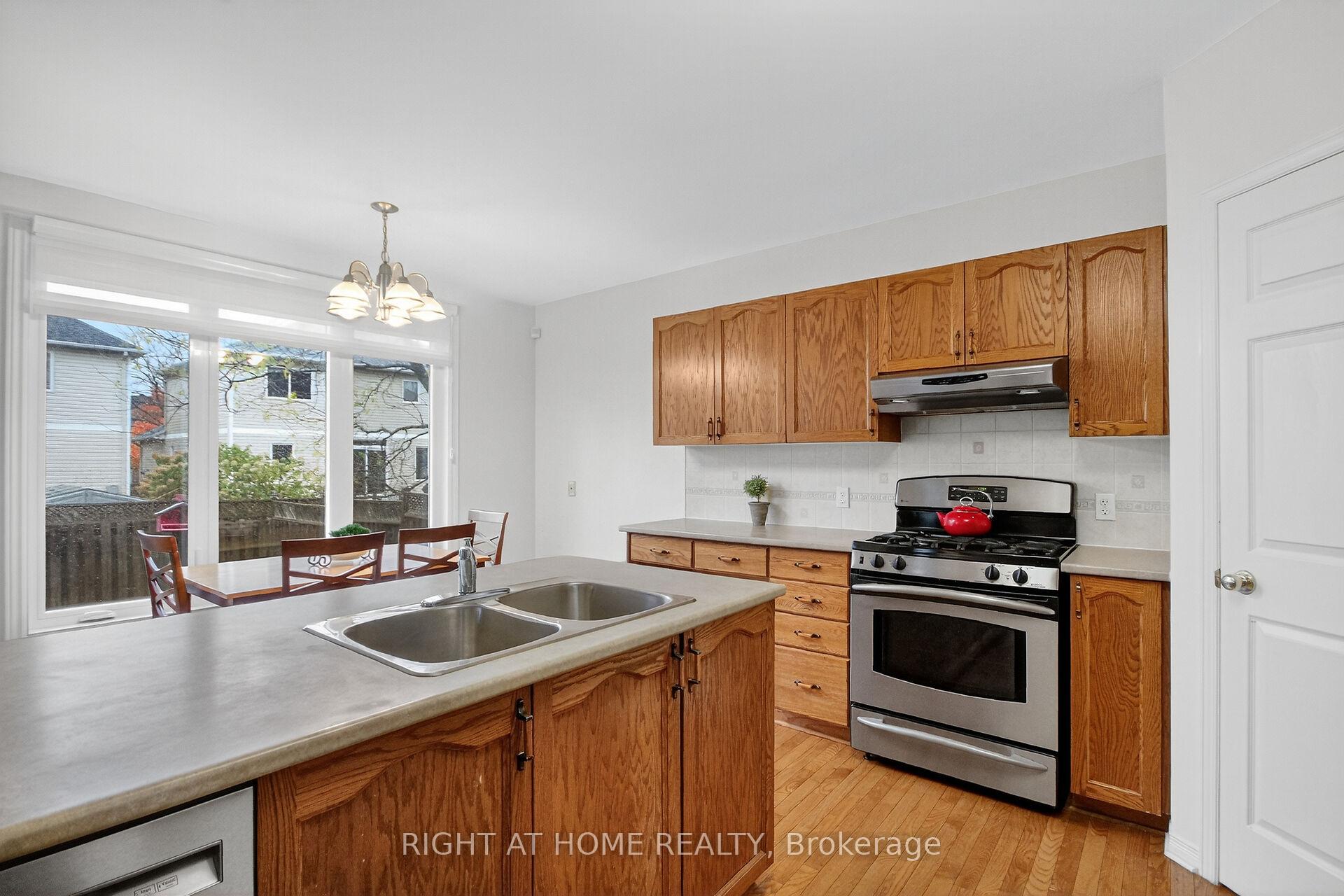 Photo 9 of 150 Abaca Way, Ottawa, Stittsville (North) — HOMEH