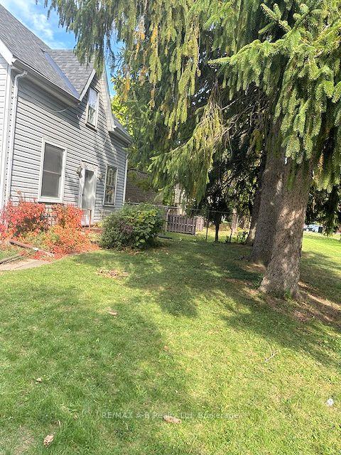 Photo 2 of 48 Franklin Drive, Stratford — HOMEH