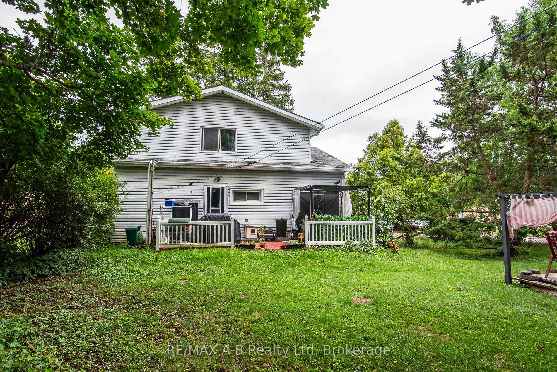Photo 3 of 48 Franklin Drive, Stratford — HOMEH