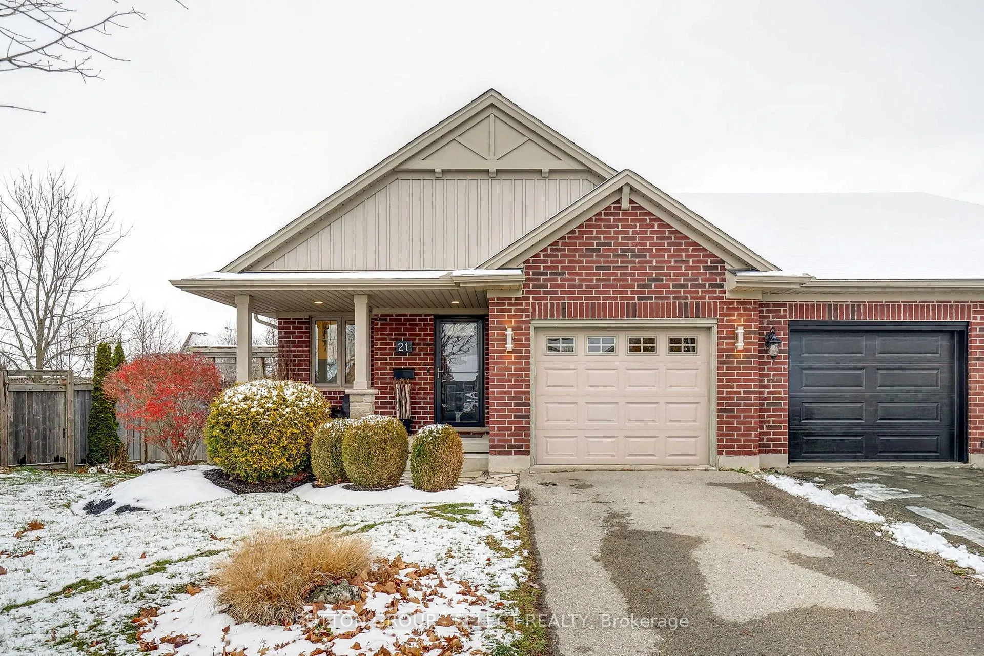 Photo 1 of 21 Alderwood Court, St. Thomas — HOMEH