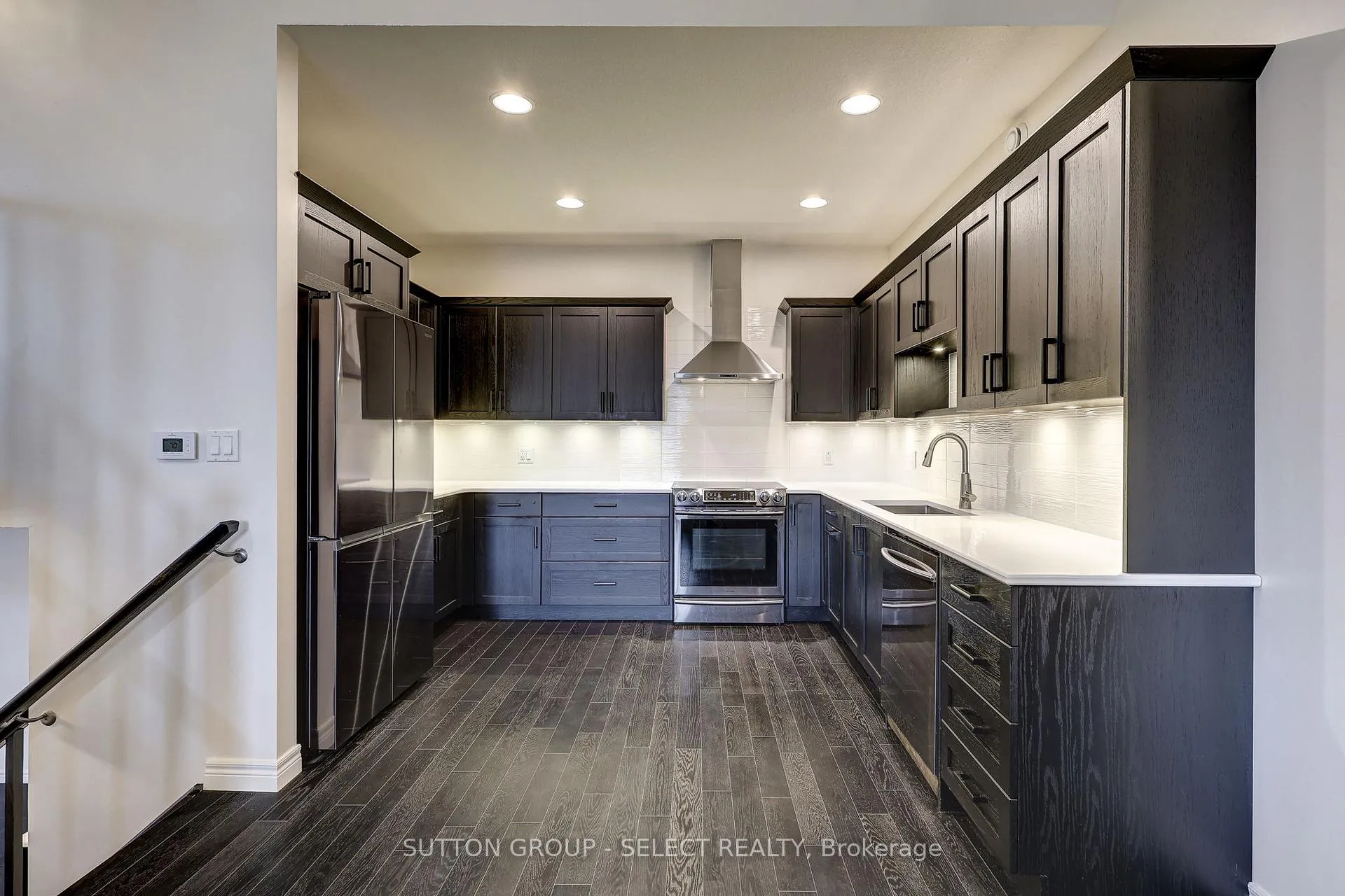 Photo 6 of 21 Alderwood Court, St. Thomas — HOMEH
