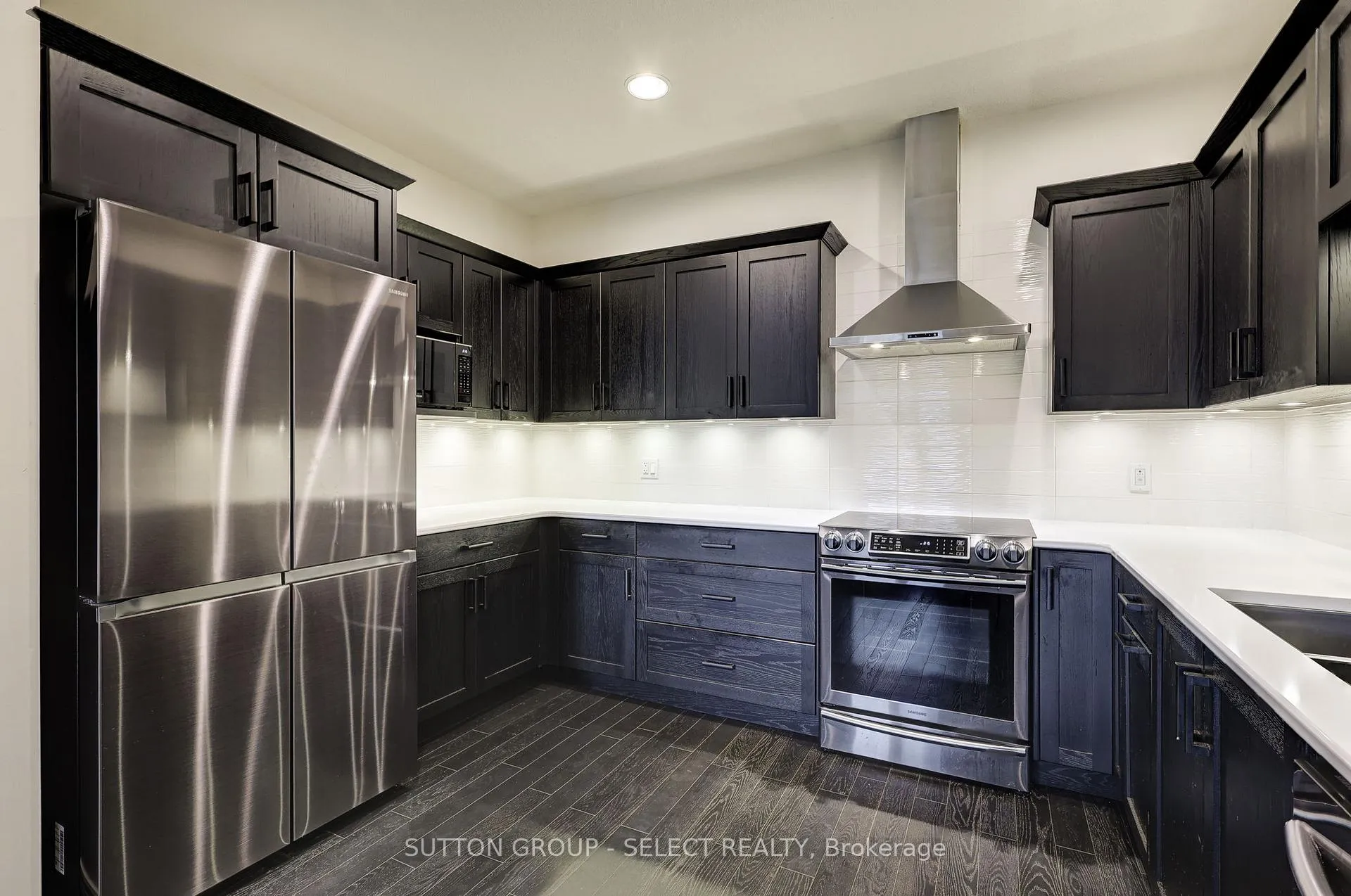 Photo 8 of 21 Alderwood Court, St. Thomas — HOMEH