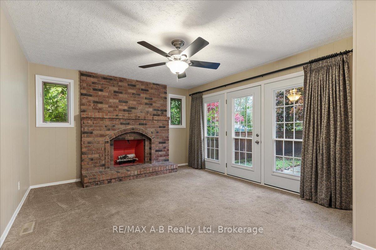 Photo 19 of 86 Windemere Crescent, Stratford — HOMEH