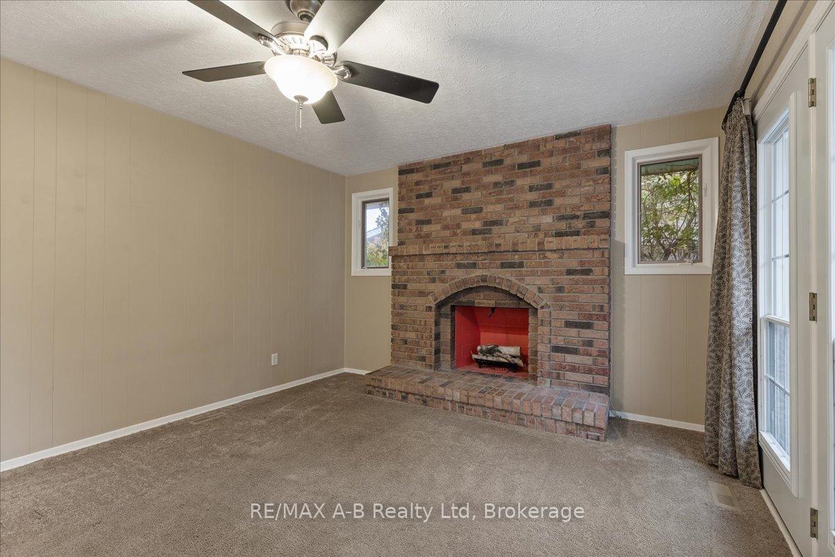 Photo 20 of 86 Windemere Crescent, Stratford — HOMEH
