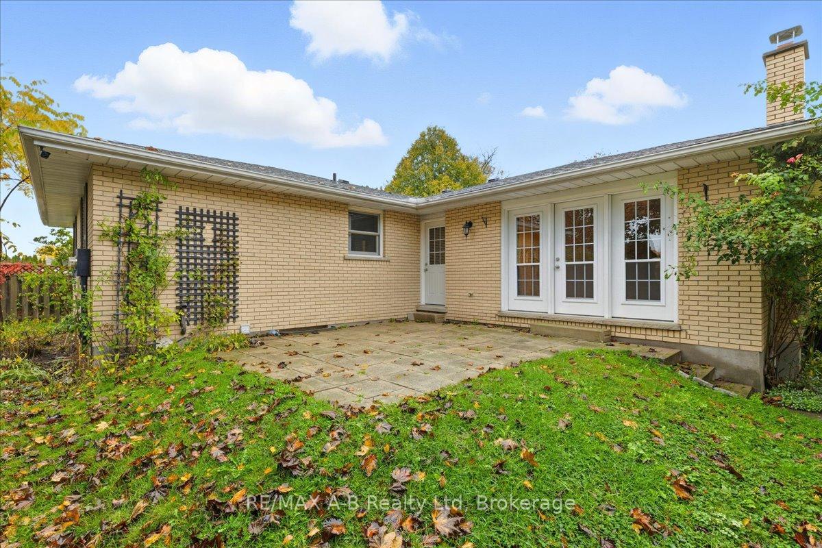 Photo 43 of 86 Windemere Crescent, Stratford — HOMEH