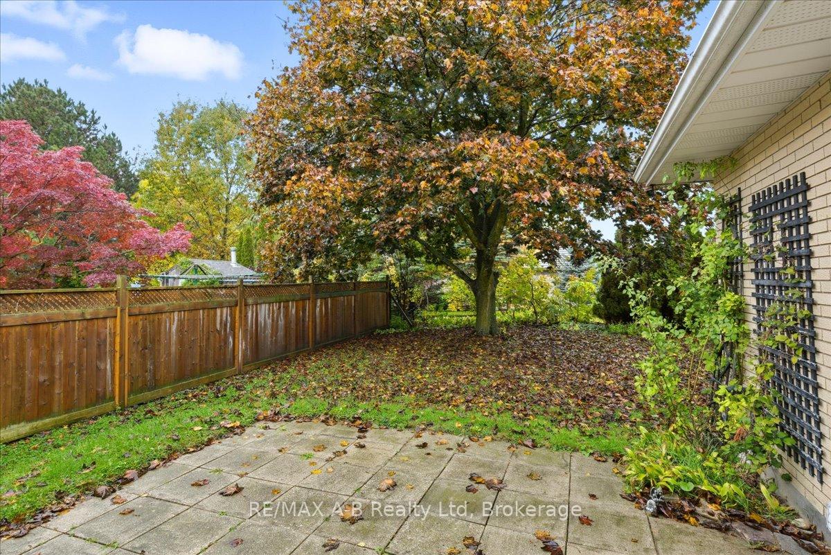 Photo 44 of 86 Windemere Crescent, Stratford — HOMEH
