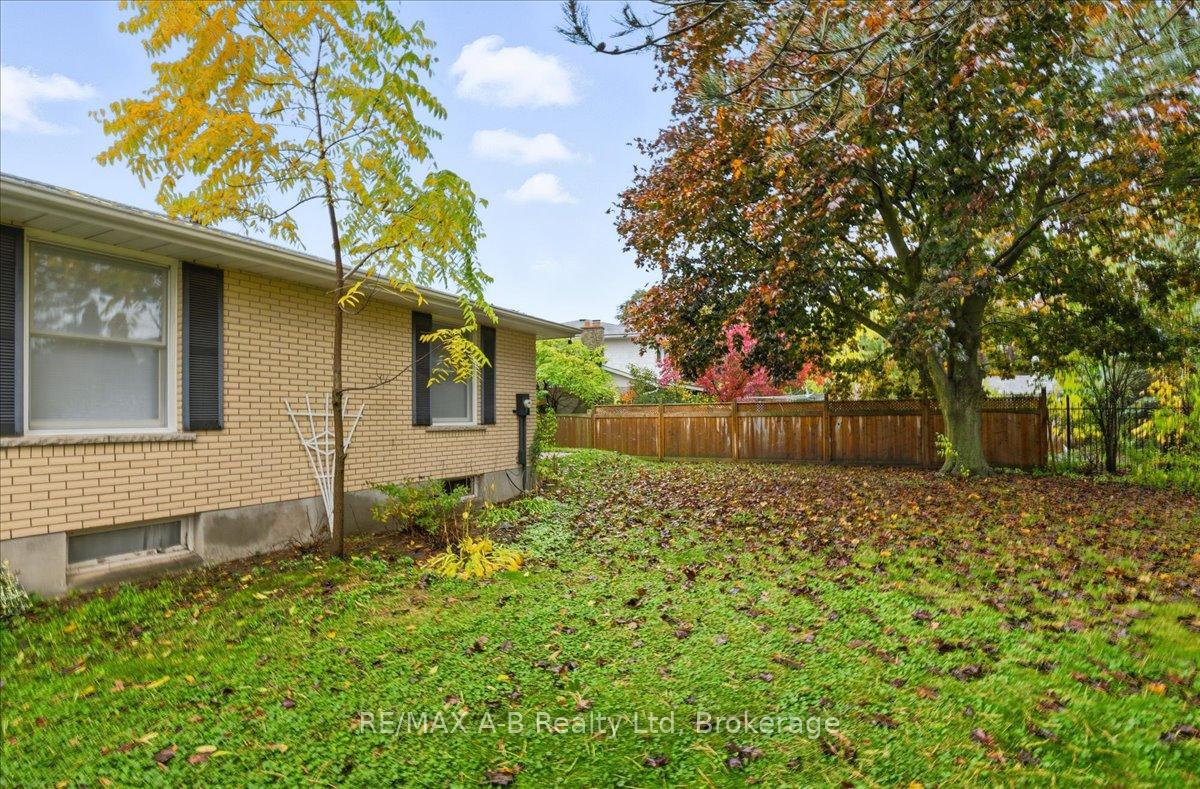 Photo 46 of 86 Windemere Crescent, Stratford — HOMEH