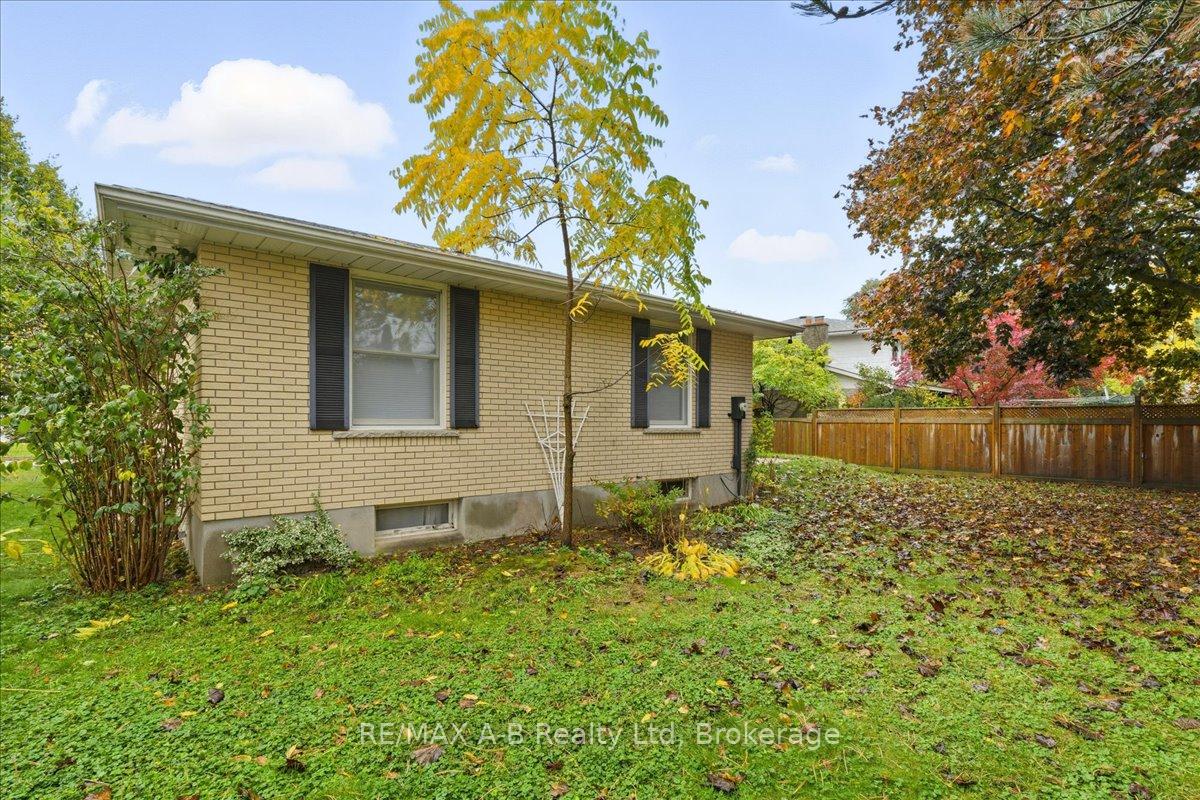 Photo 47 of 86 Windemere Crescent, Stratford — HOMEH