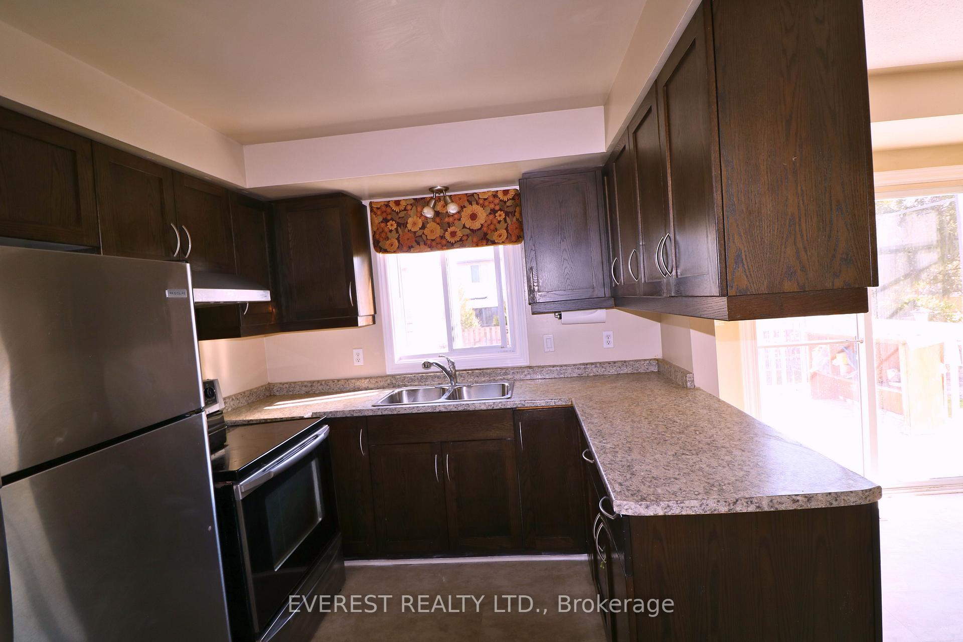 Photo 8 of 22 Leger Avenue, St. Thomas — HOMEH
