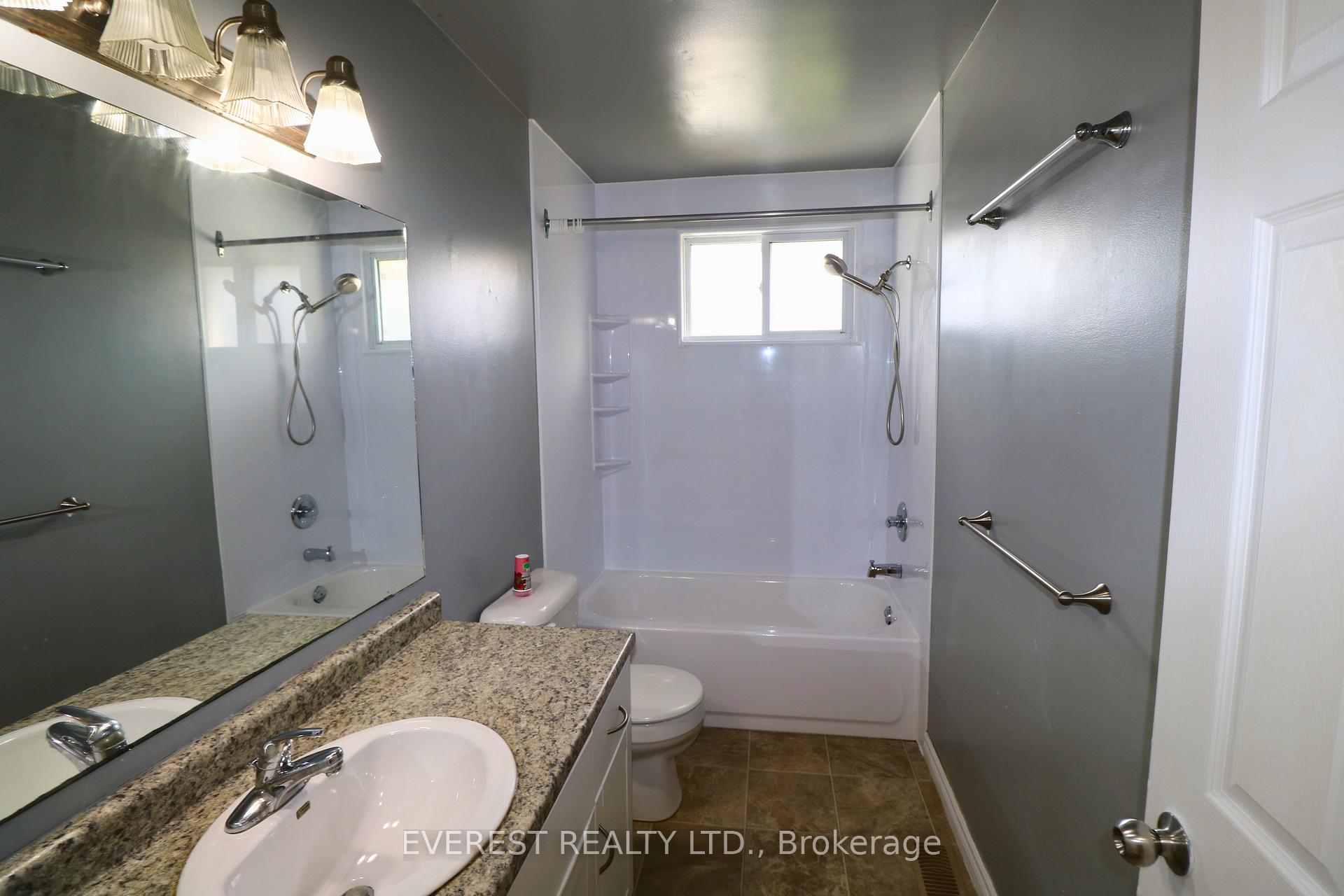 Photo 9 of 22 Leger Avenue, St. Thomas — HOMEH