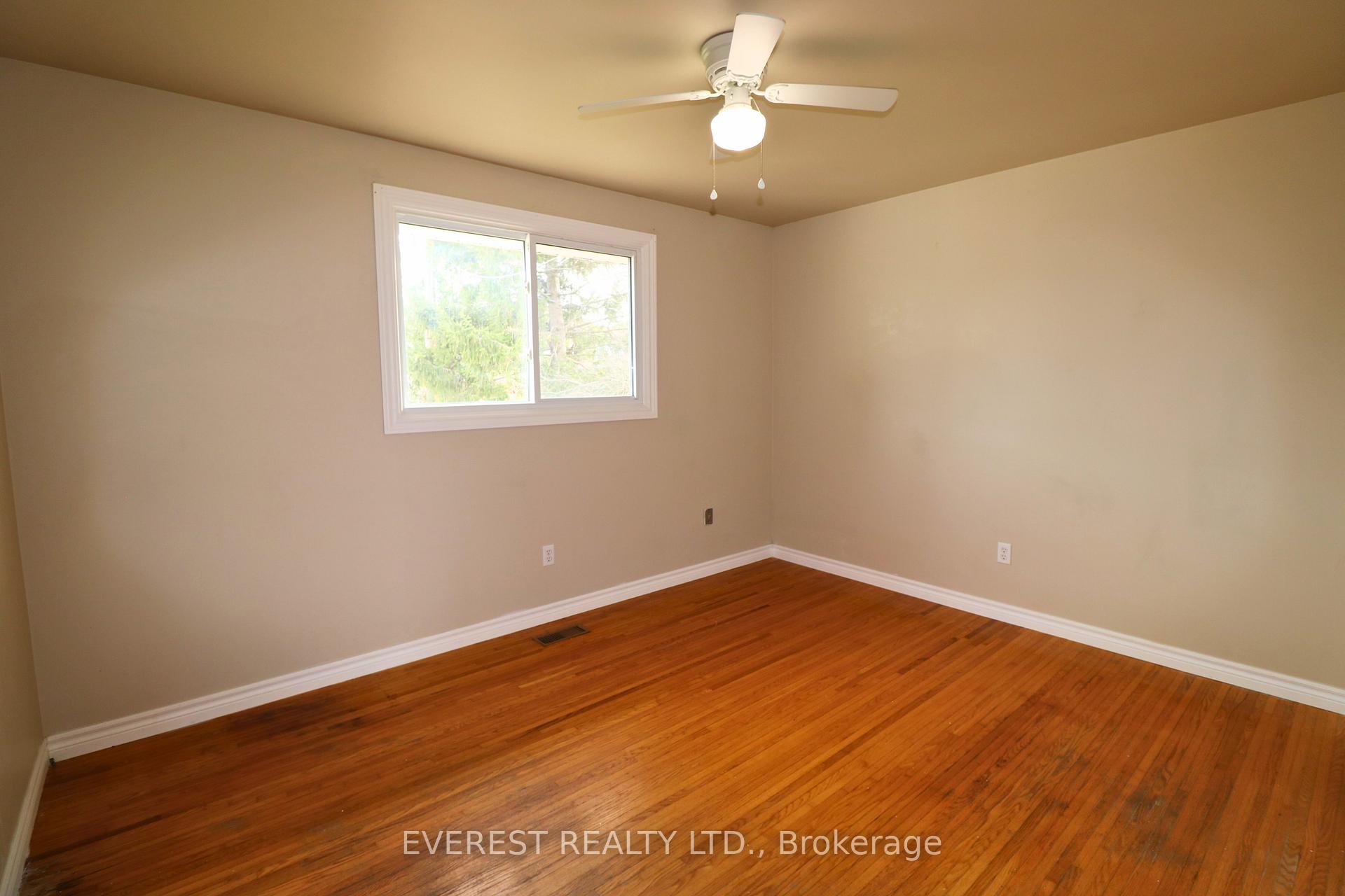 Photo 10 of 22 Leger Avenue, St. Thomas — HOMEH