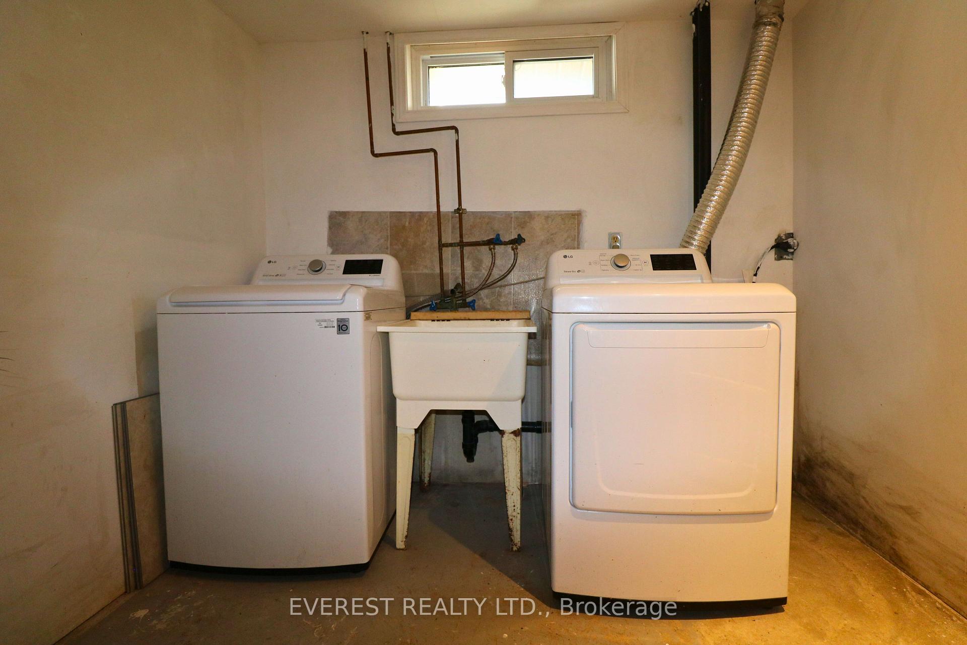 Photo 15 of 22 Leger Avenue, St. Thomas — HOMEH