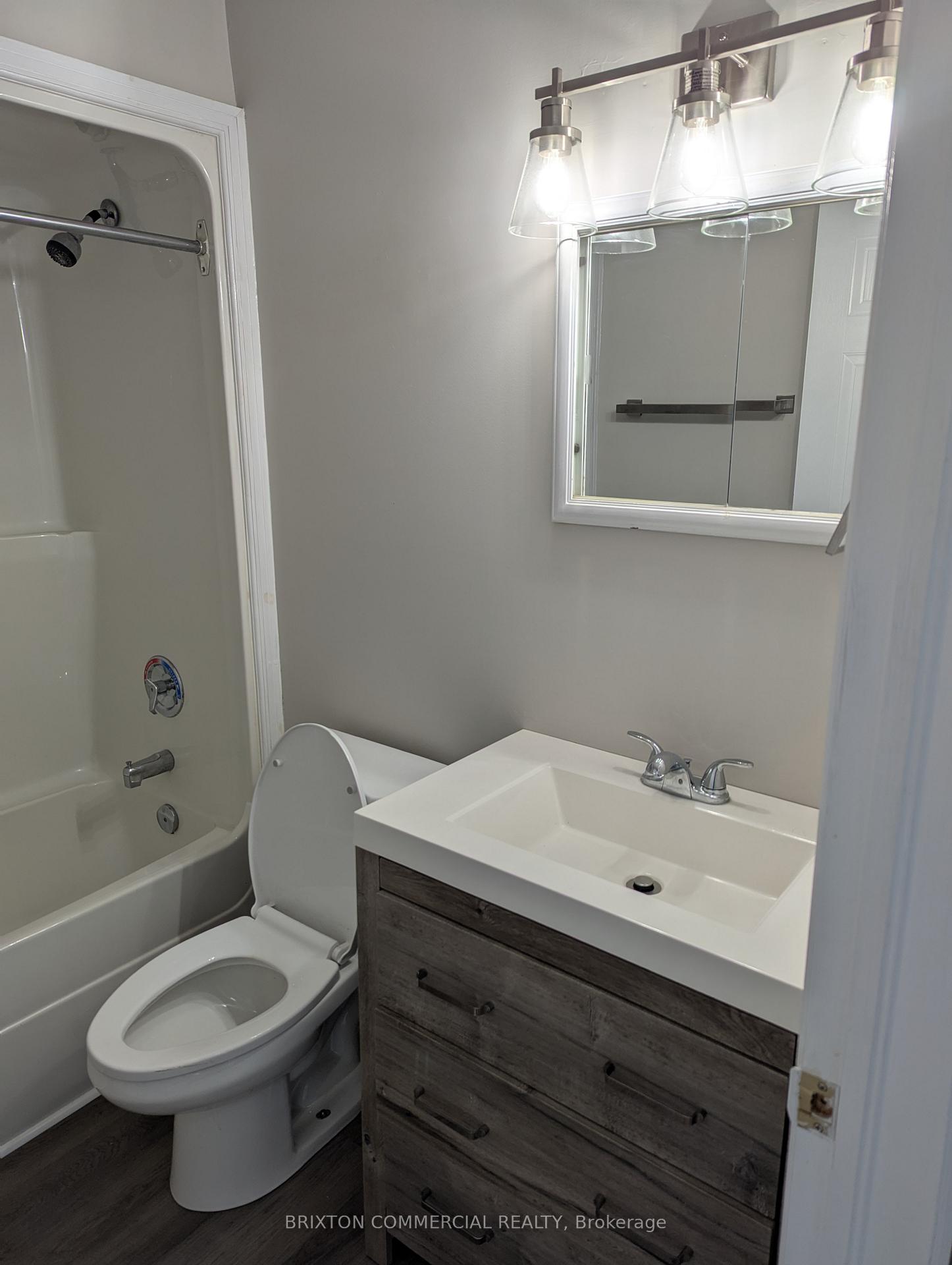 Photo 3 of Unit 201, 75 Elm Street, St. Thomas — HOMEH