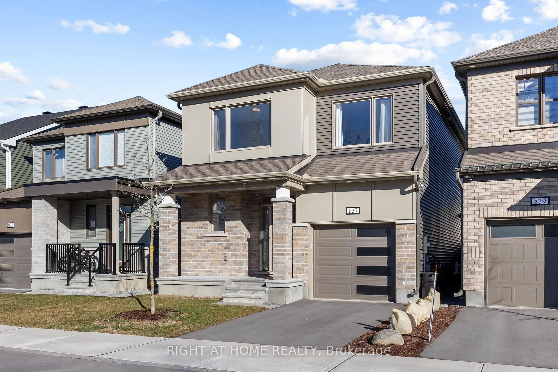 Photo 2 of 837 Derreen Avenue, Ottawa, Stittsville (North) — HOMEH