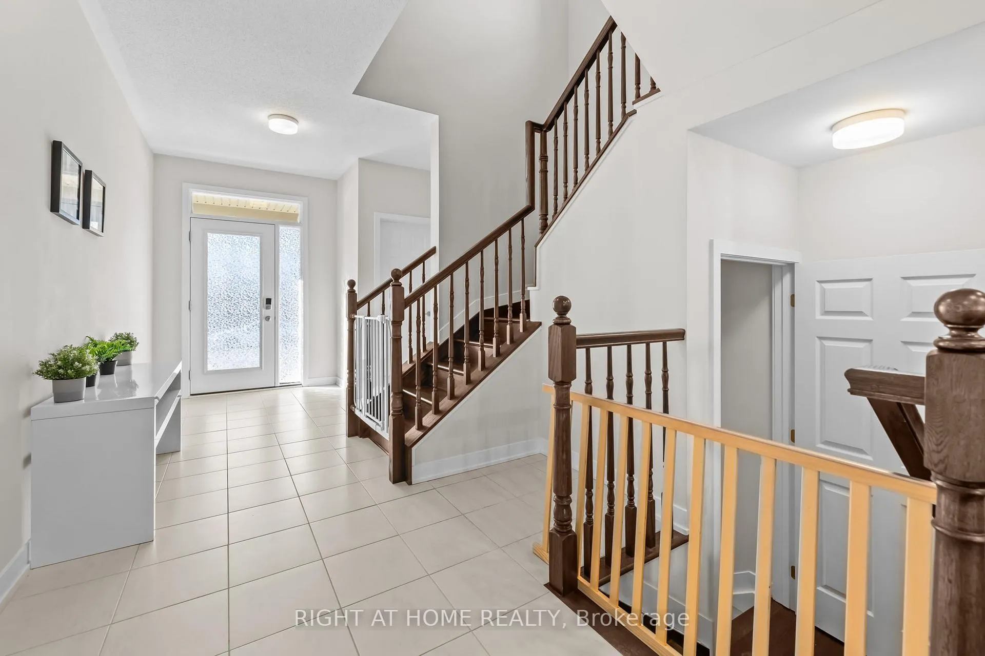 Photo 5 of 837 Derreen Avenue, Ottawa, Stittsville (North) — HOMEH