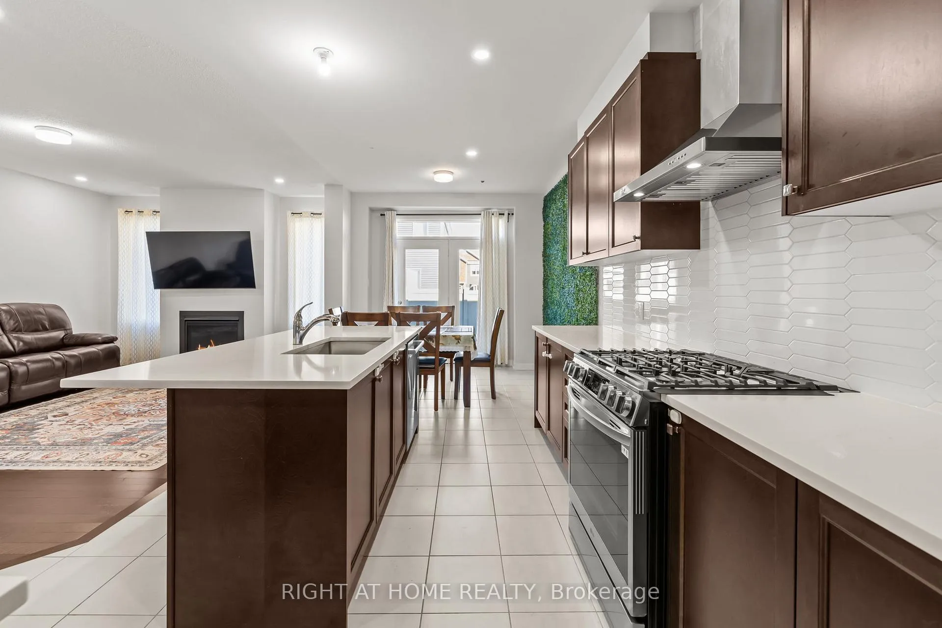 Photo 19 of 837 Derreen Avenue, Ottawa, Stittsville (North) — HOMEH