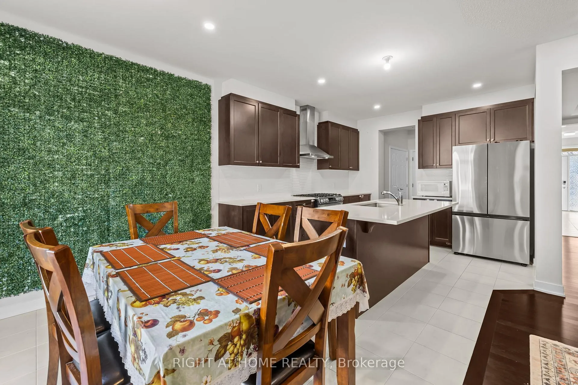 Photo 20 of 837 Derreen Avenue, Ottawa, Stittsville (North) — HOMEH