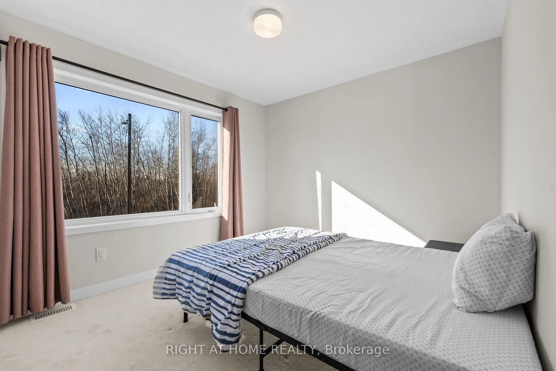 Photo 25 of 837 Derreen Avenue, Ottawa, Stittsville (North) — HOMEH