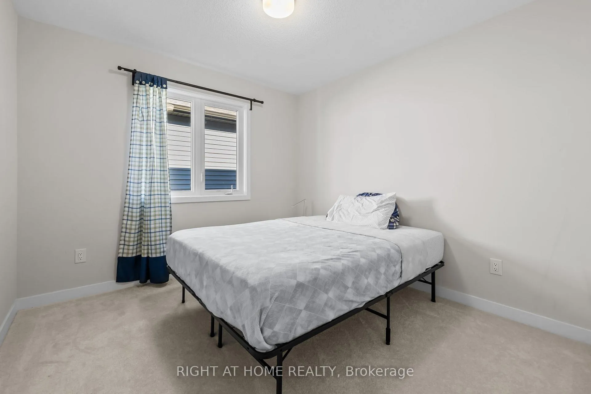 Photo 29 of 837 Derreen Avenue, Ottawa, Stittsville (North) — HOMEH
