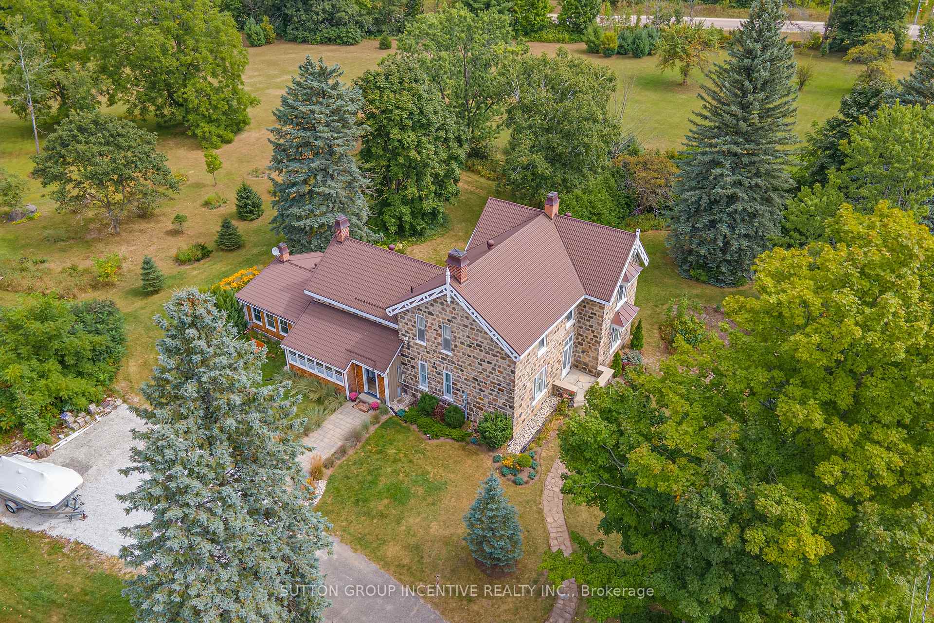 Photo 3 of 1680 Hwy 26, Springwater, Rural Springwater — HOMEH