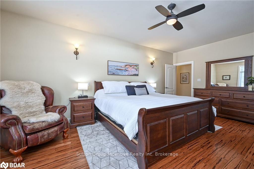 Photo 13 of 28 Laddie Lane, Springwater, Anten Mills — HOMEH