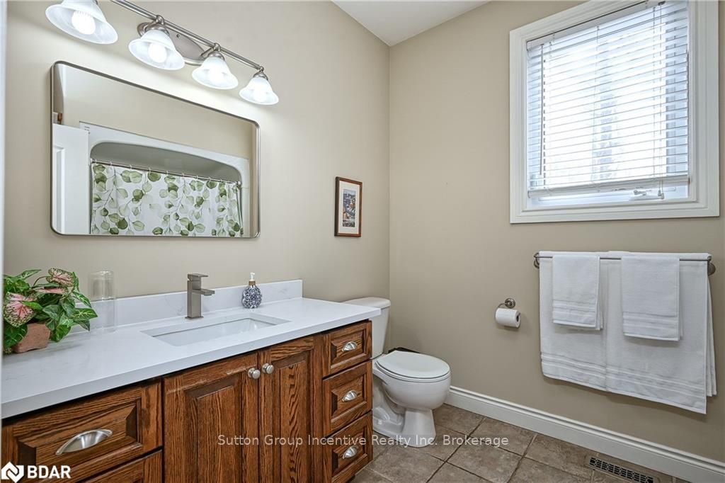 Photo 17 of 28 Laddie Lane, Springwater, Anten Mills — HOMEH