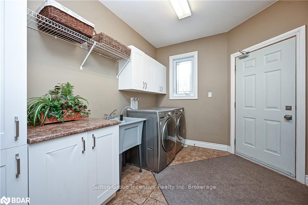 Photo 18 of 28 Laddie Lane, Springwater, Anten Mills — HOMEH