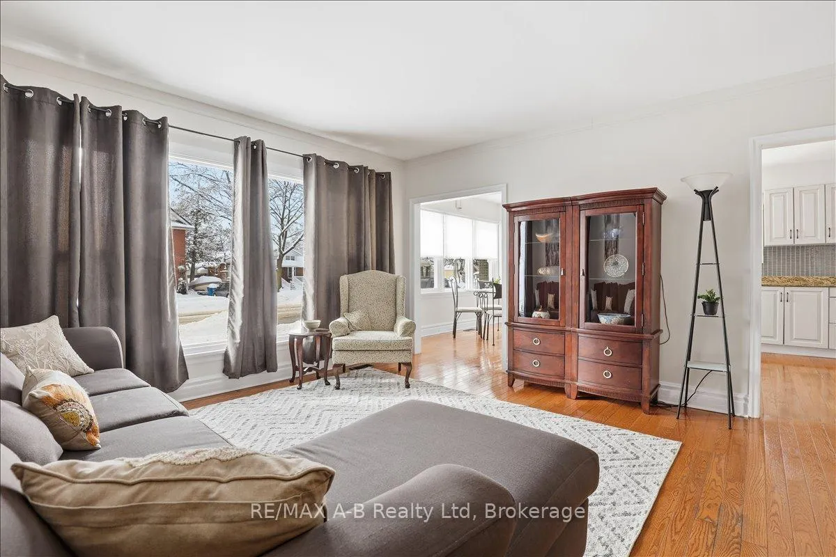 Photo 5 of 296 Huron Street, Stratford — HOMEH