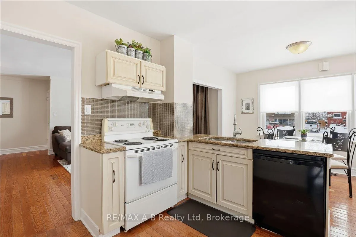 Photo 14 of 296 Huron Street, Stratford — HOMEH