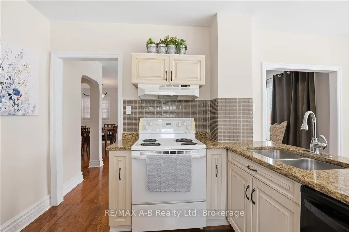Photo 16 of 296 Huron Street, Stratford — HOMEH