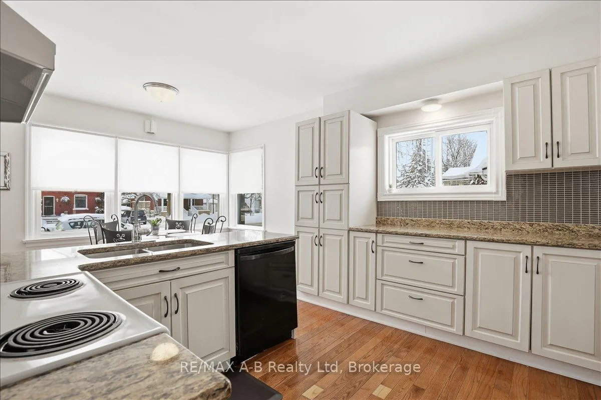 Photo 17 of 296 Huron Street, Stratford — HOMEH