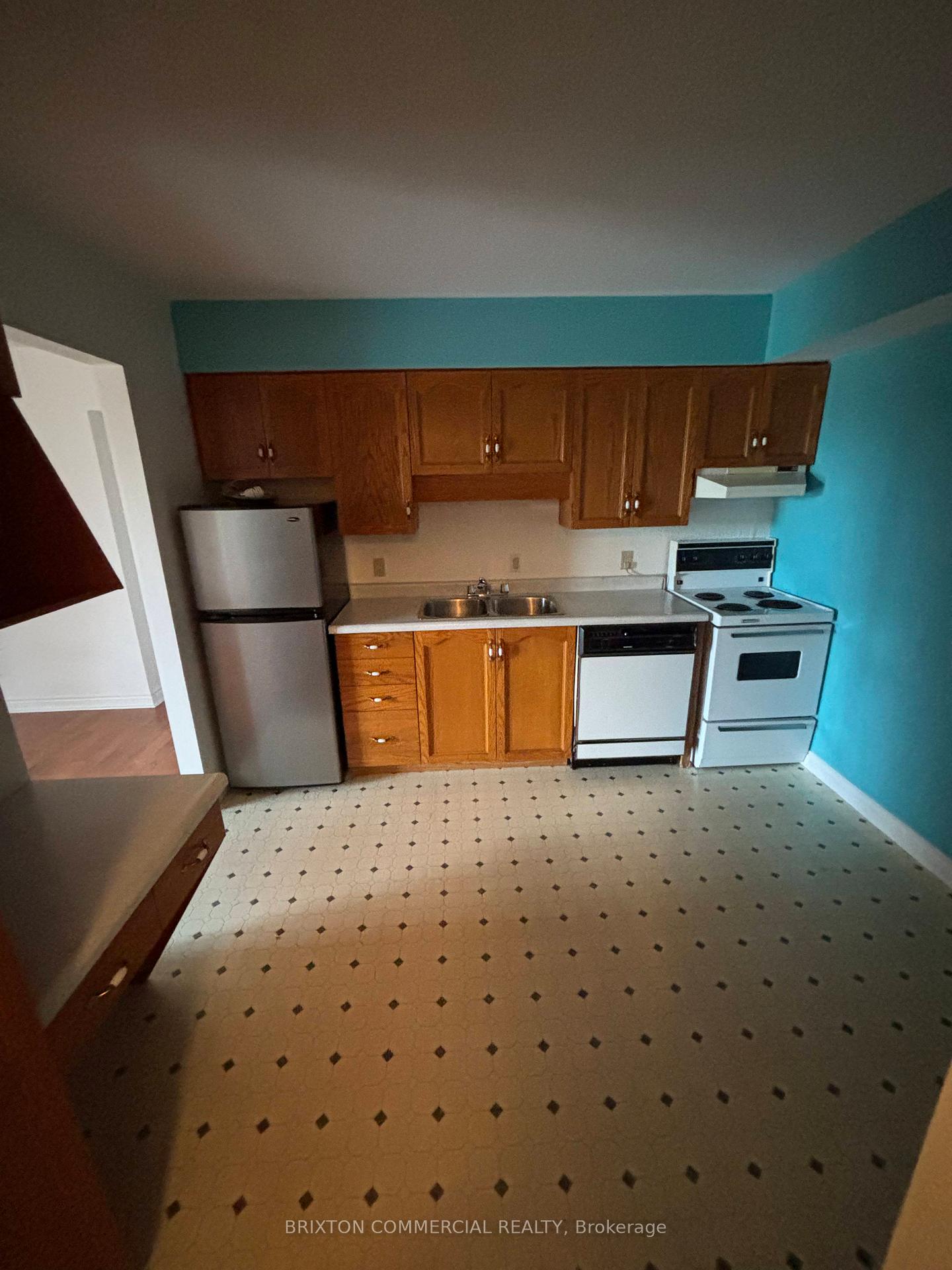 Photo 3 of Unit 304, 75 Elm Street, St. Thomas — HOMEH