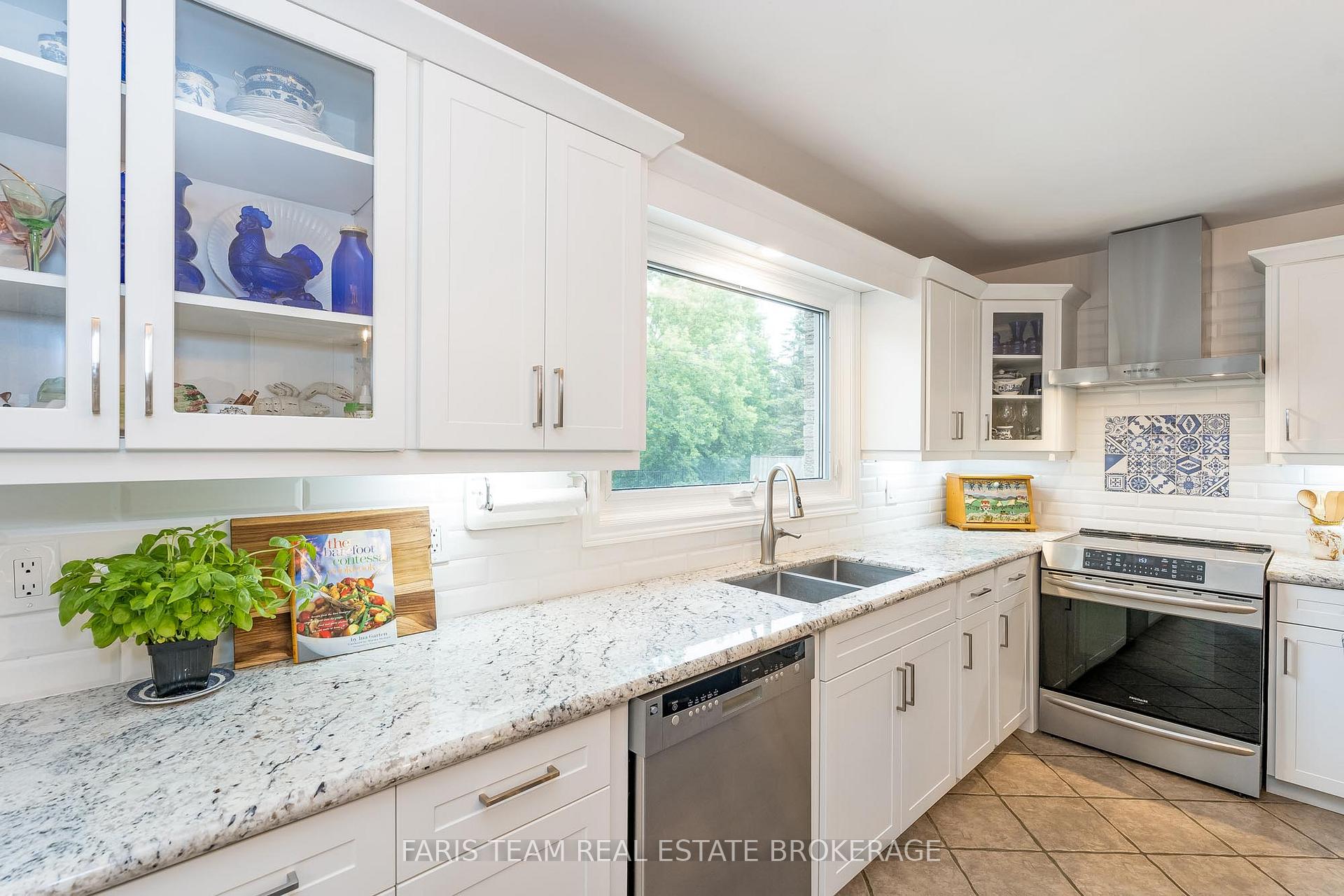 Photo 6 of 32 Cairns Boulevard, Springwater, Midhurst — HOMEH