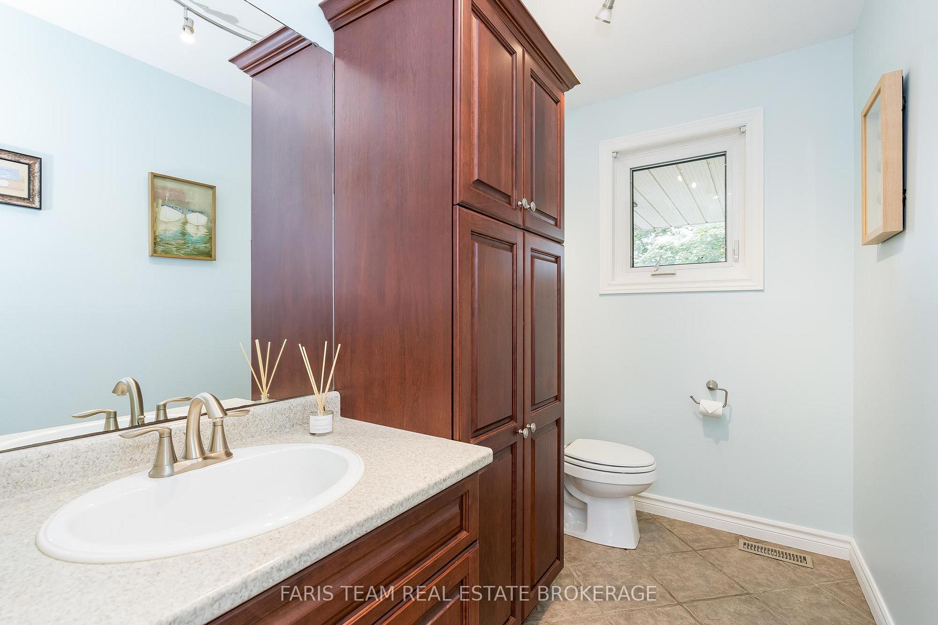 Photo 14 of 32 Cairns Boulevard, Springwater, Midhurst — HOMEH
