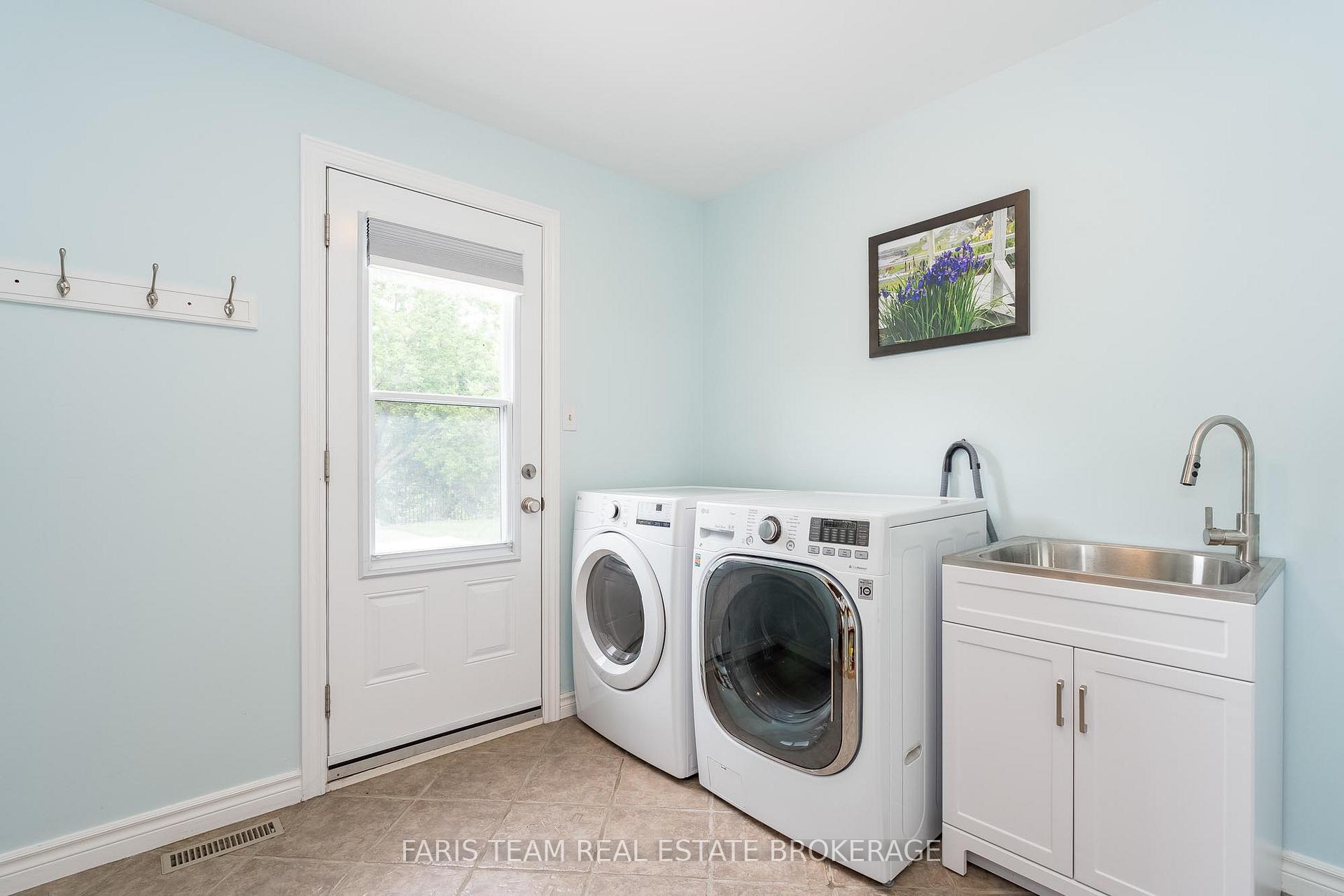 Photo 15 of 32 Cairns Boulevard, Springwater, Midhurst — HOMEH
