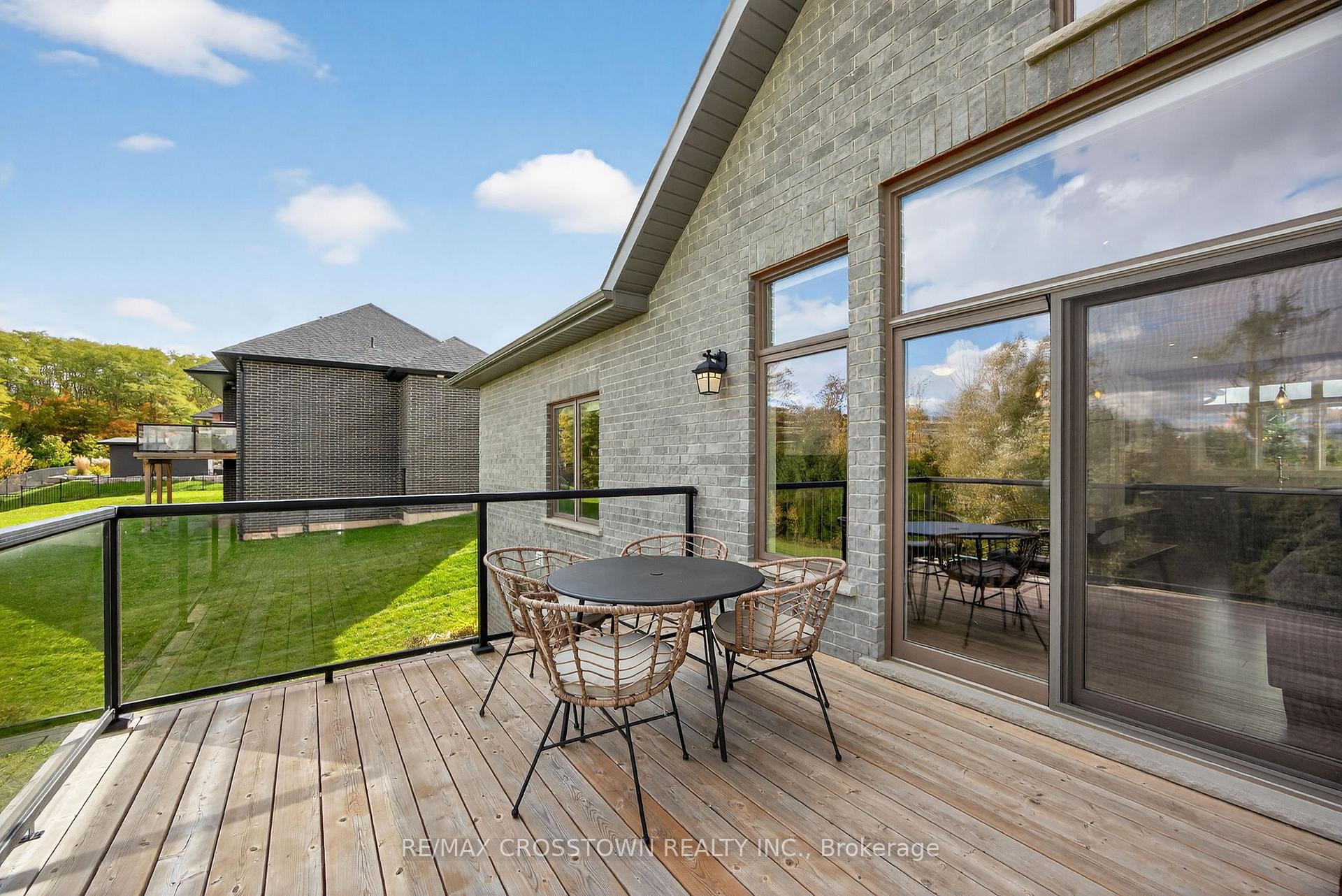 Photo 10 of 72 Glenhuron Drive, Springwater, Midhurst — HOMEH