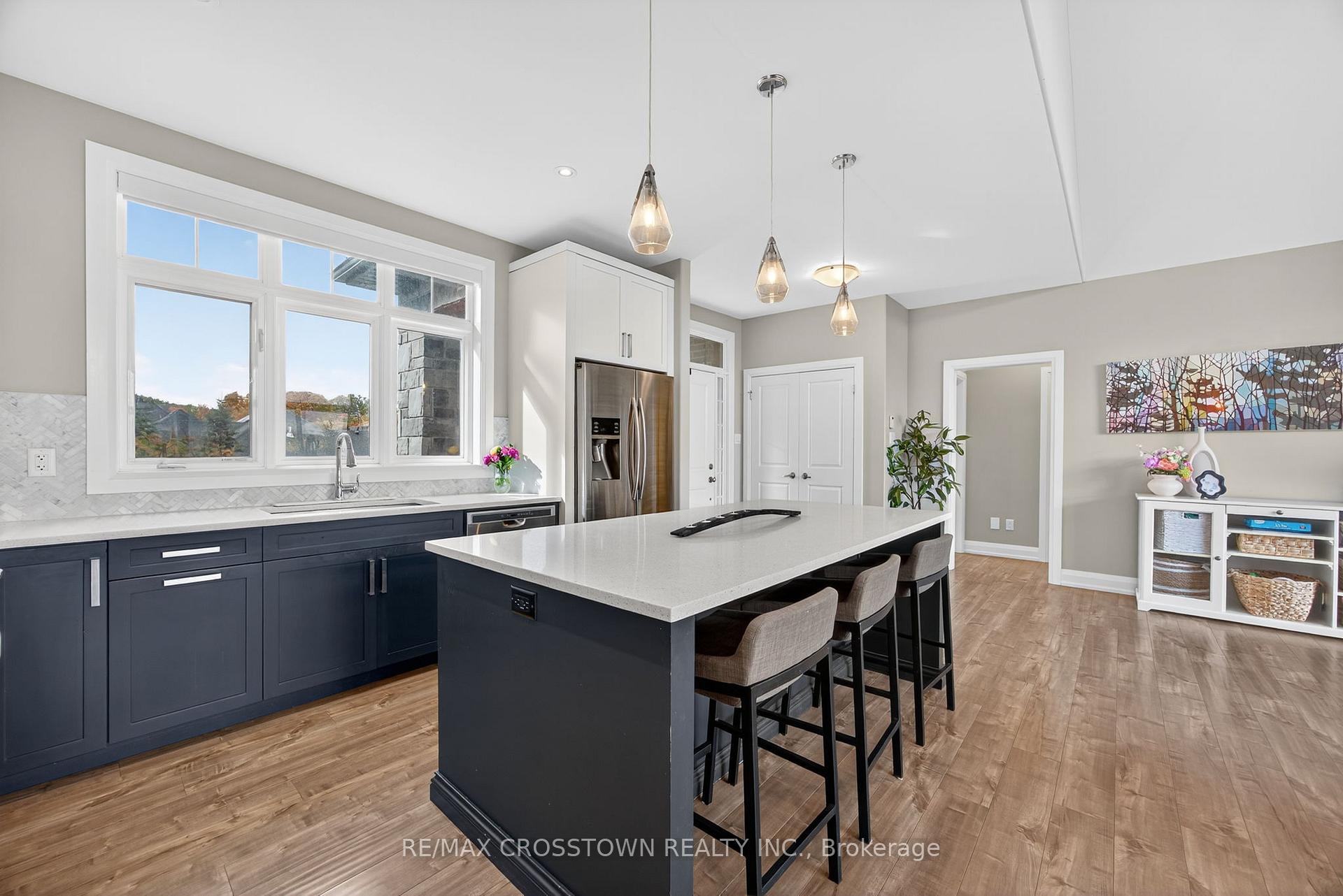 Photo 12 of 72 Glenhuron Drive, Springwater, Midhurst — HOMEH