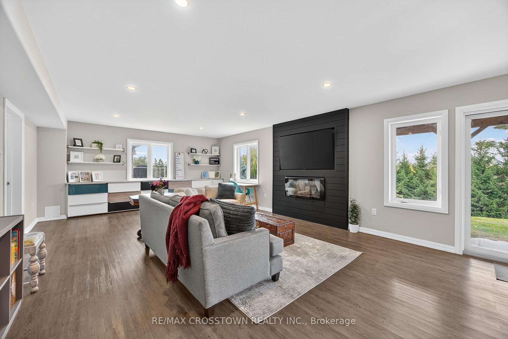 Photo 29 of 72 Glenhuron Drive, Springwater, Midhurst — HOMEH