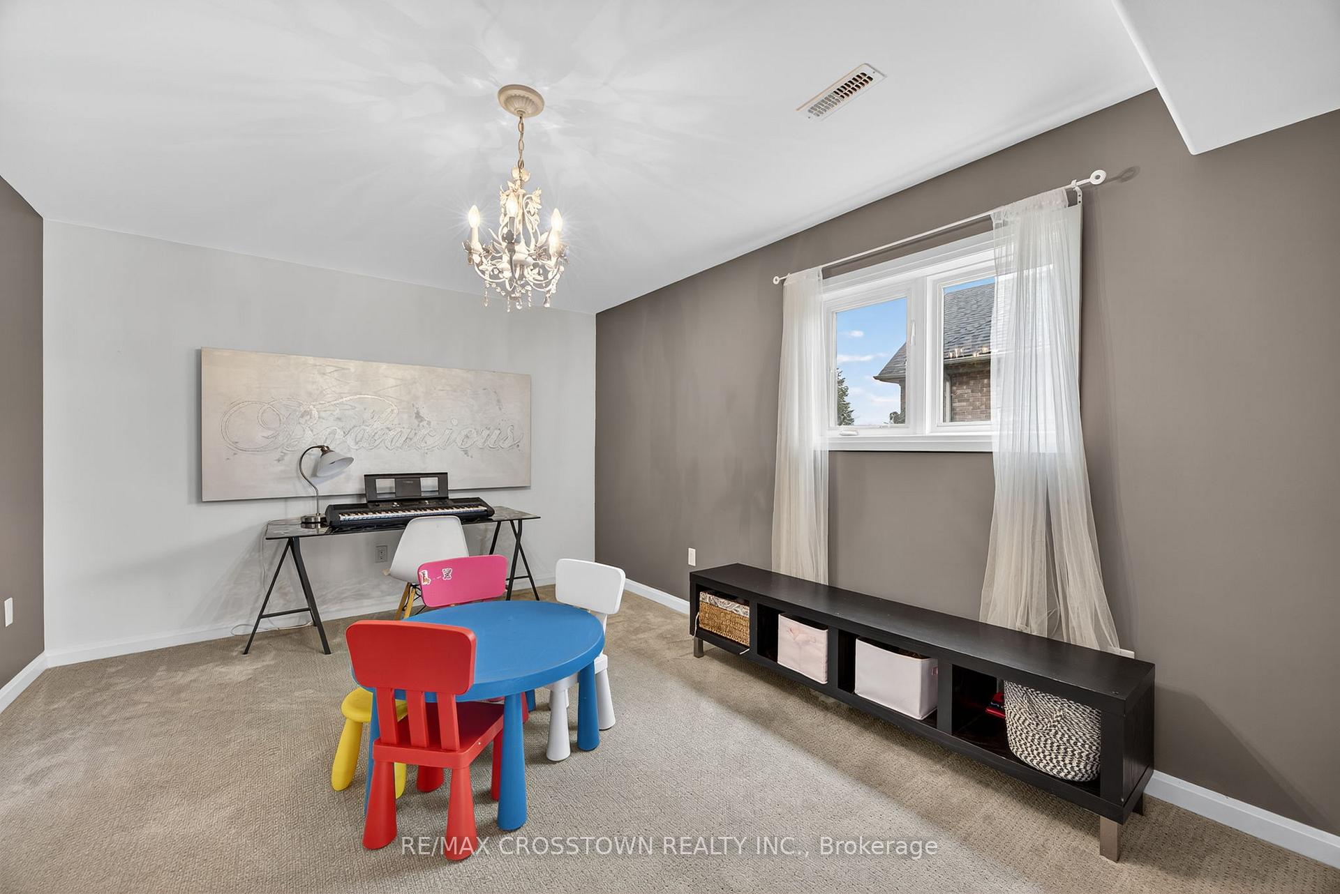 Photo 31 of 72 Glenhuron Drive, Springwater, Midhurst — HOMEH