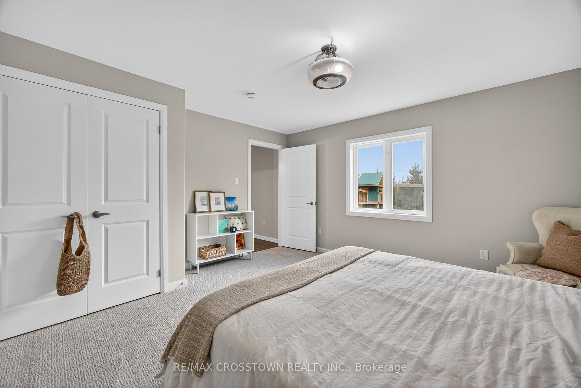 Photo 34 of 72 Glenhuron Drive, Springwater, Midhurst — HOMEH