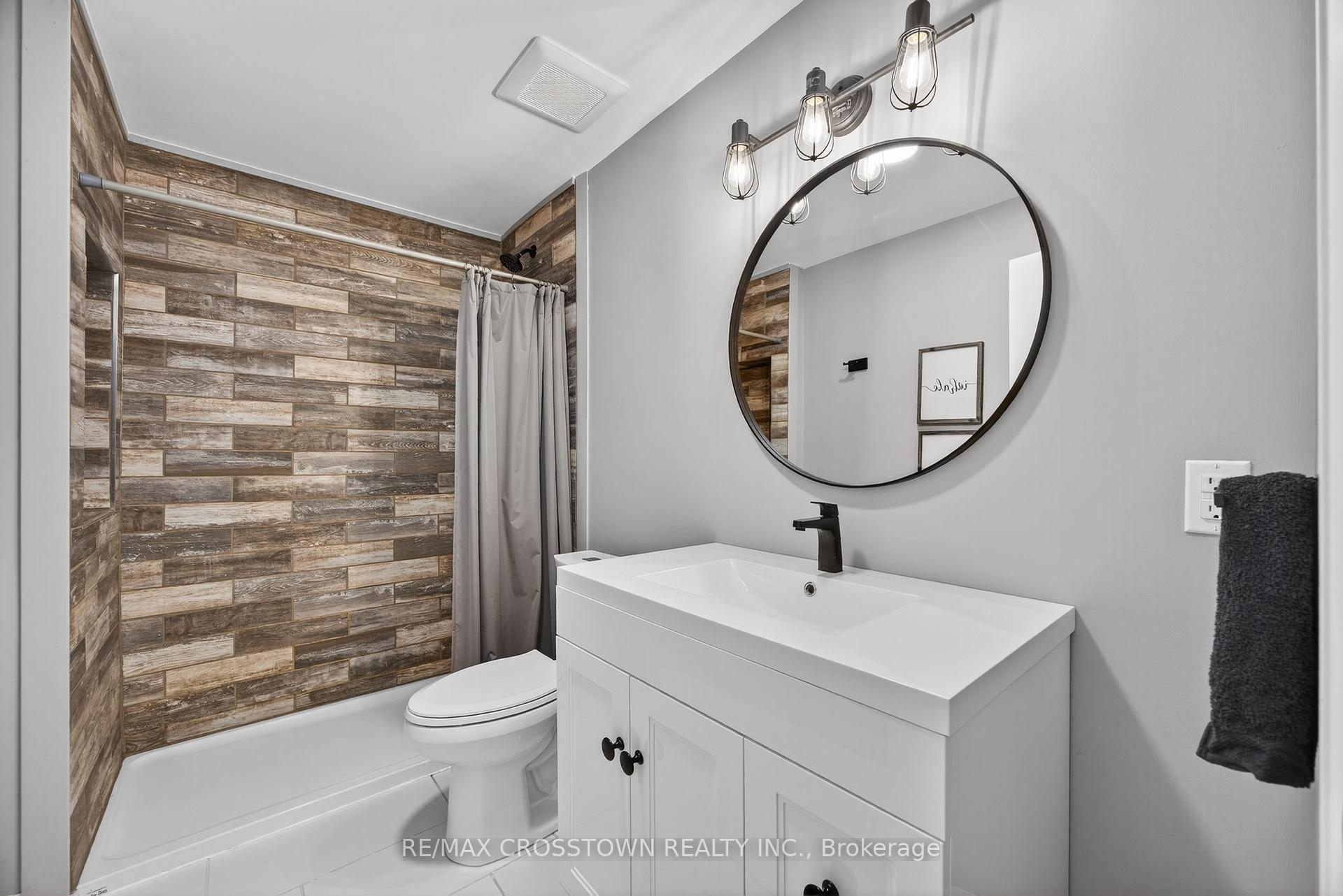 Photo 35 of 72 Glenhuron Drive, Springwater, Midhurst — HOMEH