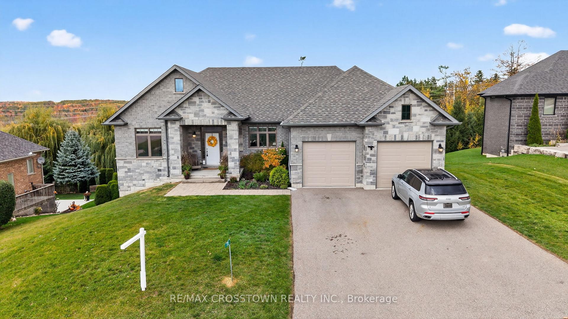 Photo 40 of 72 Glenhuron Drive, Springwater, Midhurst — HOMEH