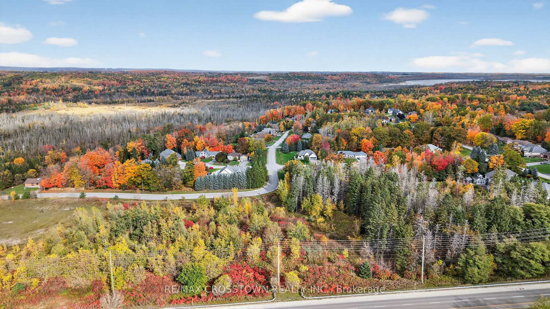 Photo 43 of 72 Glenhuron Drive, Springwater, Midhurst — HOMEH