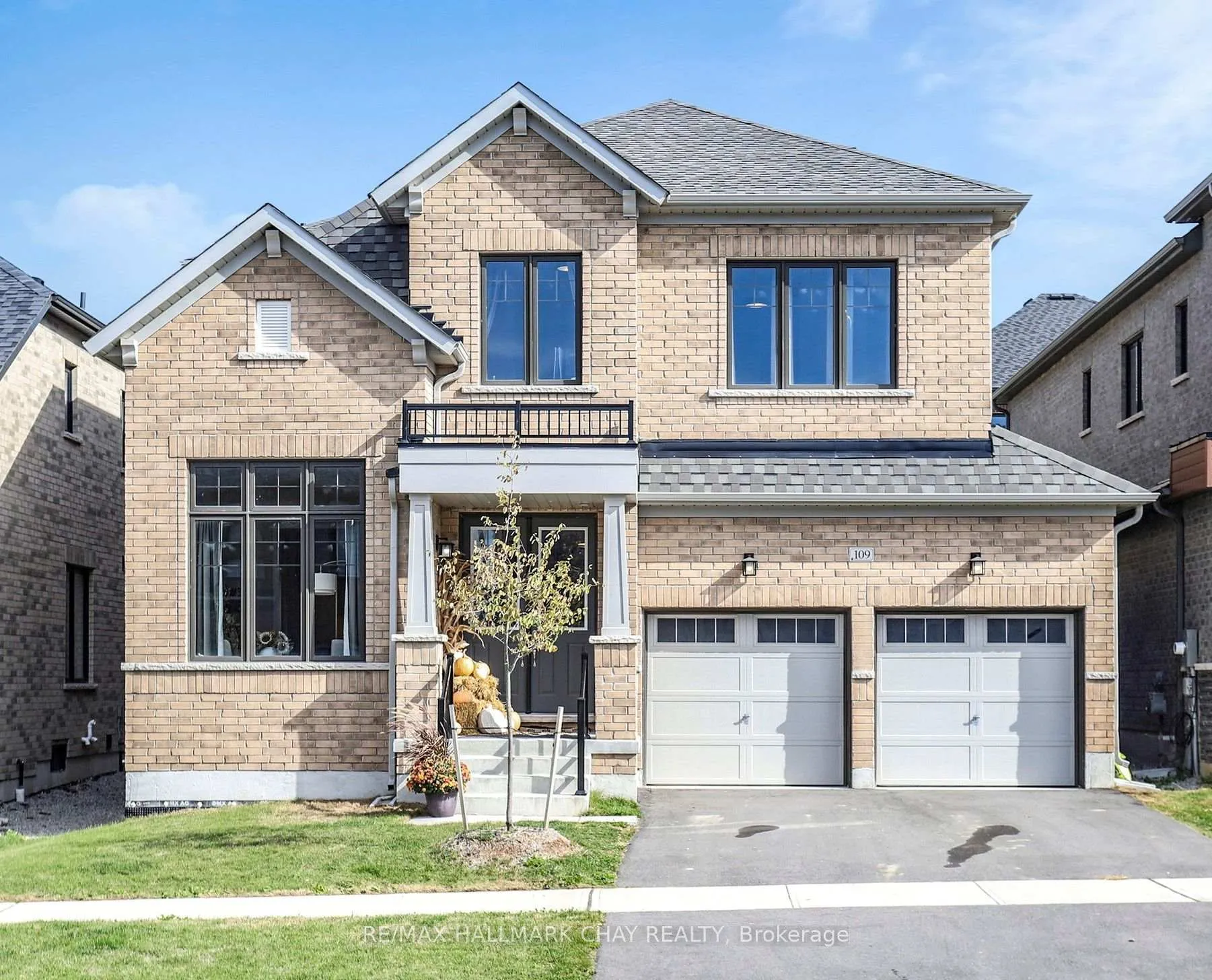 Photo 1 of 109 Bearberry Road, Springwater, Midhurst — HOMEH