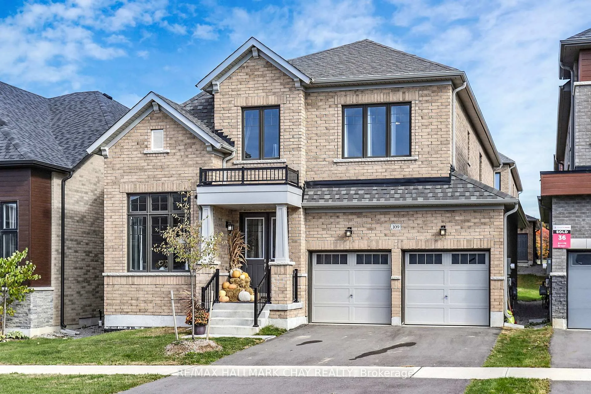Photo 2 of 109 Bearberry Road, Springwater, Midhurst — HOMEH