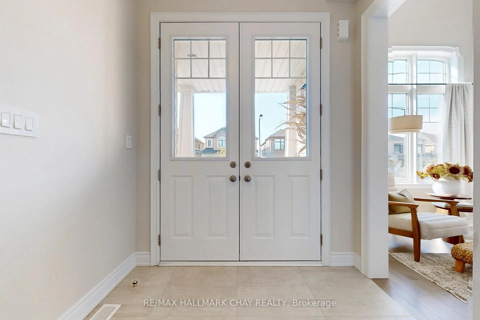 Photo 3 of 109 Bearberry Road, Springwater, Midhurst — HOMEH