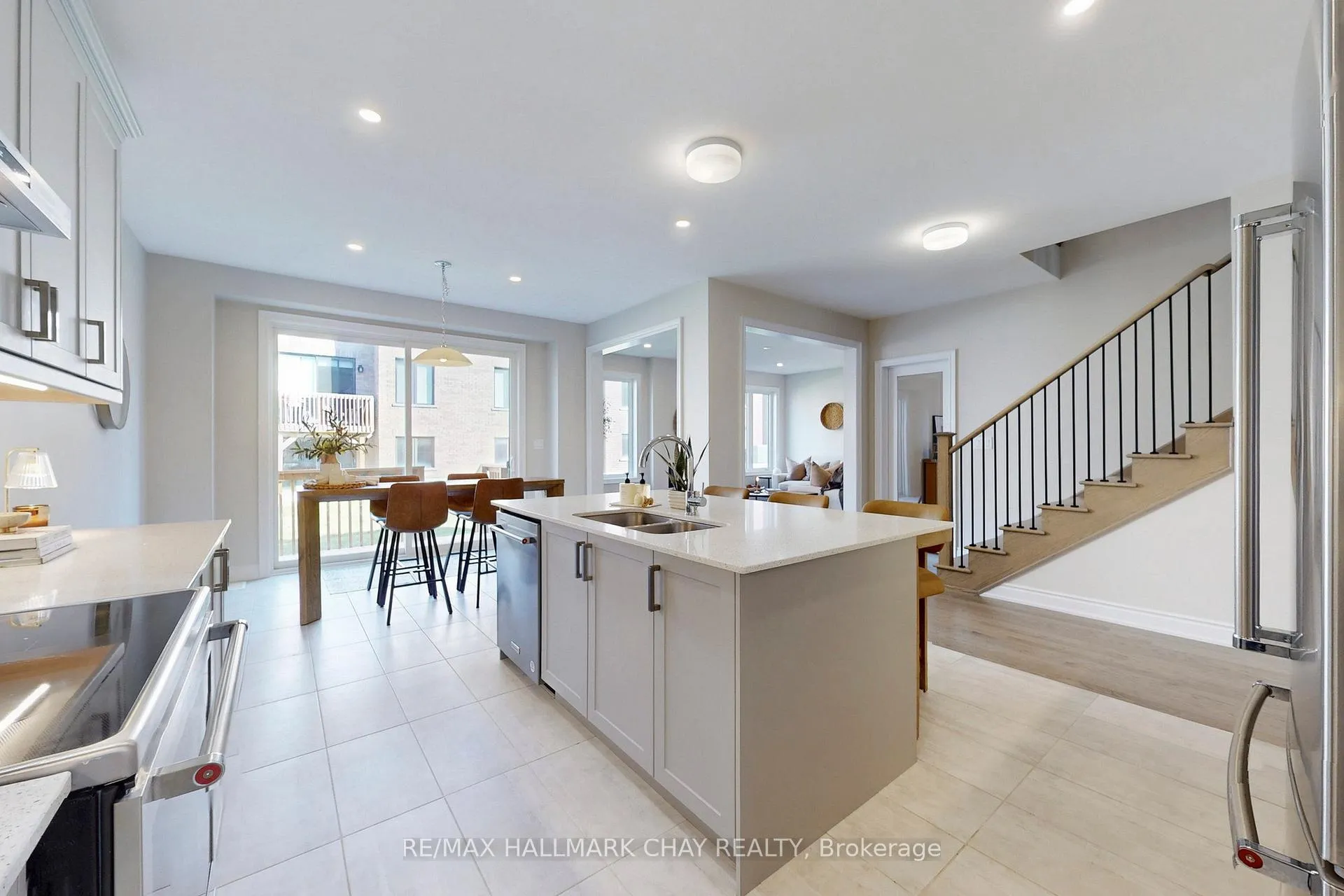Photo 10 of 109 Bearberry Road, Springwater, Midhurst — HOMEH