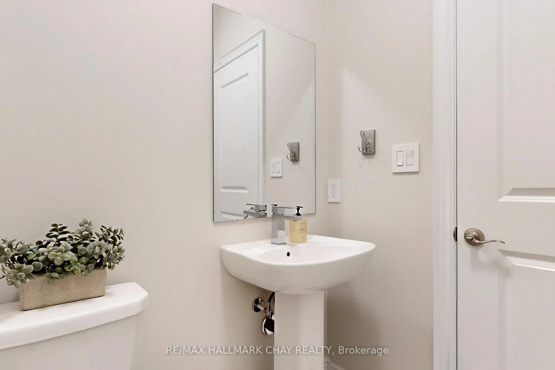 Photo 20 of 109 Bearberry Road, Springwater, Midhurst — HOMEH